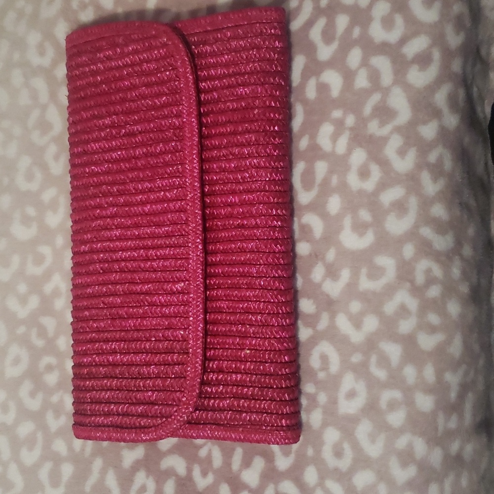 Hot pink vintage clutch...straw weaved. Medium sized.